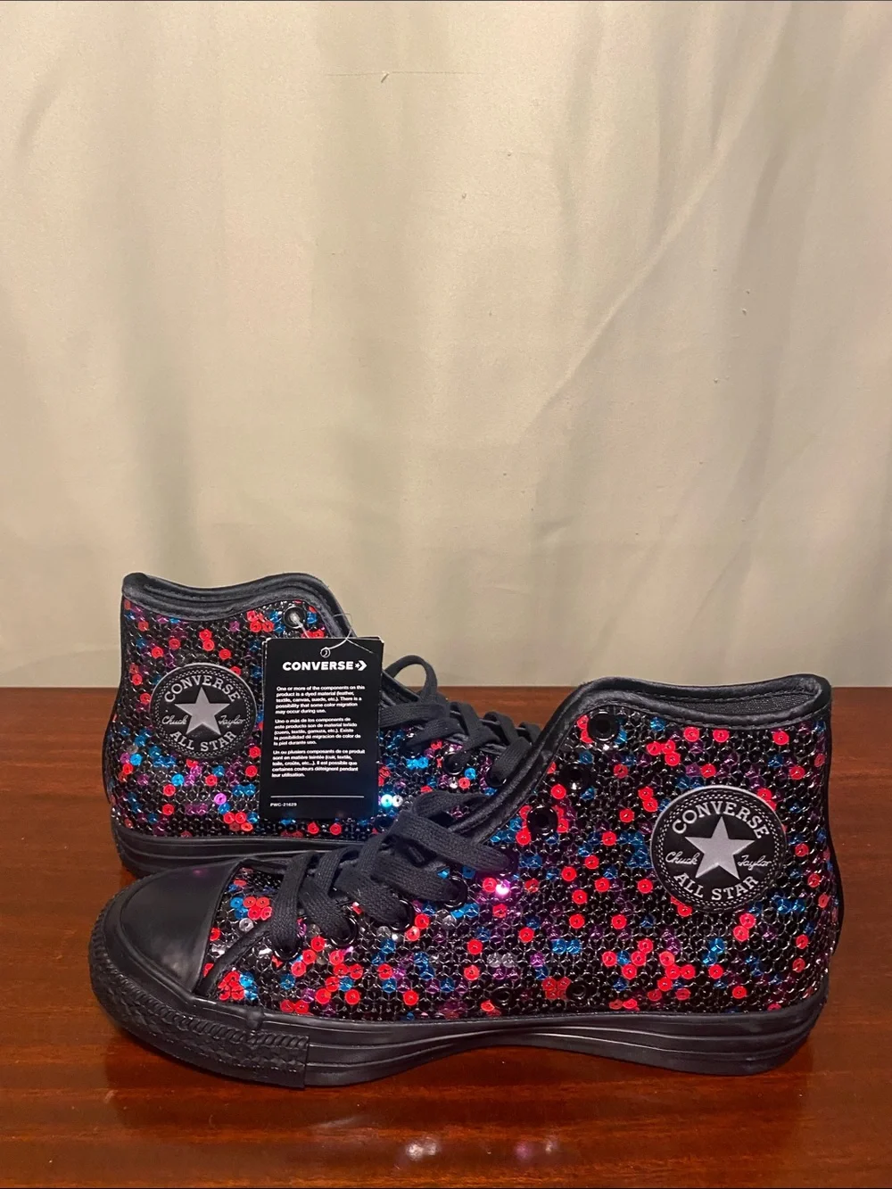 Converse Chuck Taylor All Star Sequined Women’s Hi Shoe Black Blue Cherry 9 NWT - Picture 4 of 7